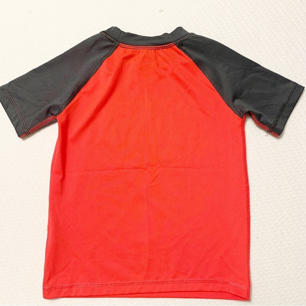Children’s Place Rash Guard - Picture 4 of 4